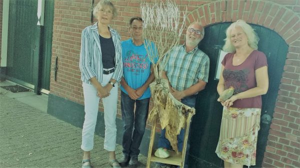 Sylvia Lotte overhandigd groene pluim aan familie Keuper